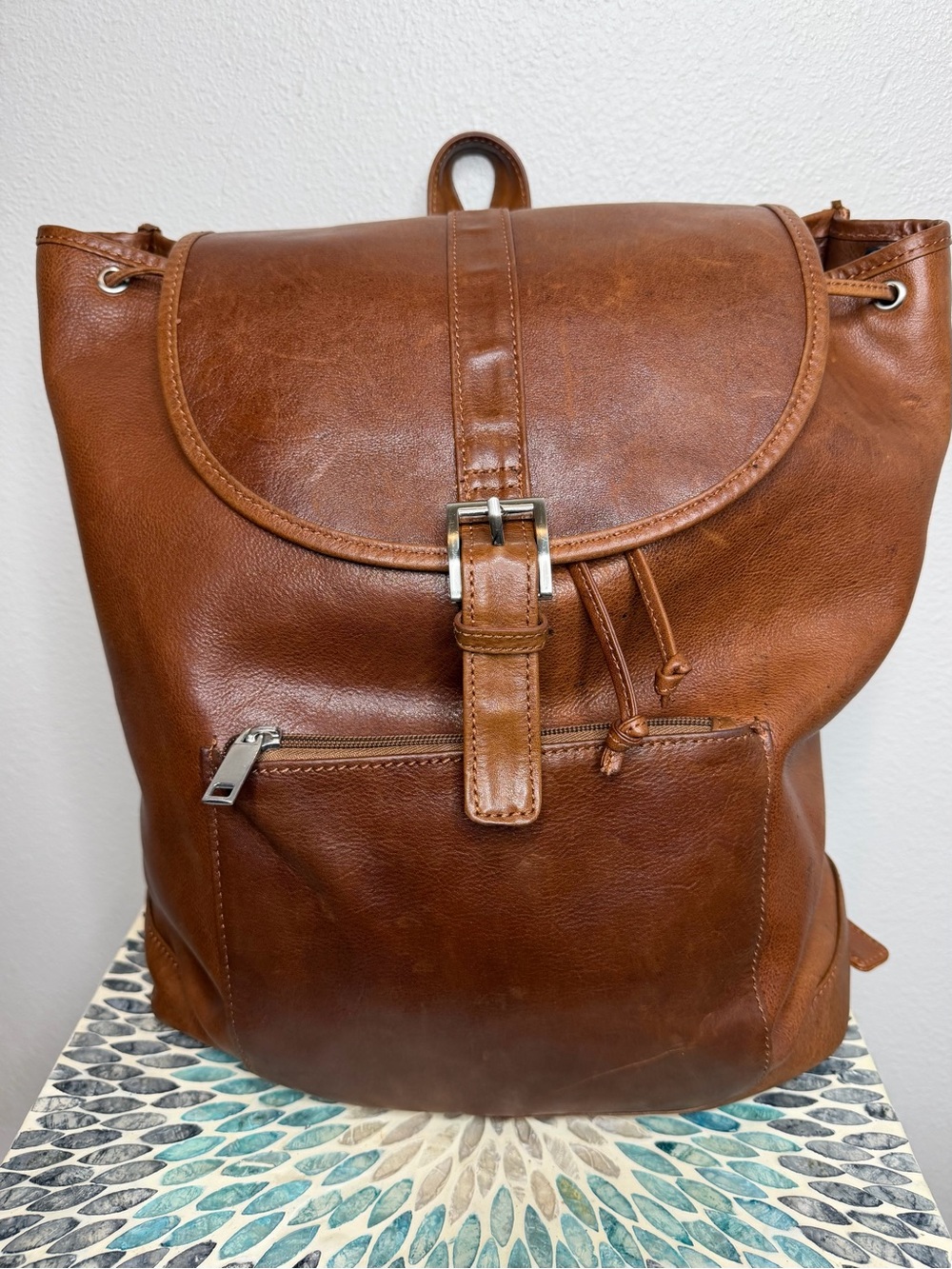 Vintage Wilsons Leather Leather Bucket Backpack with Padded Straps & Zip Pocket